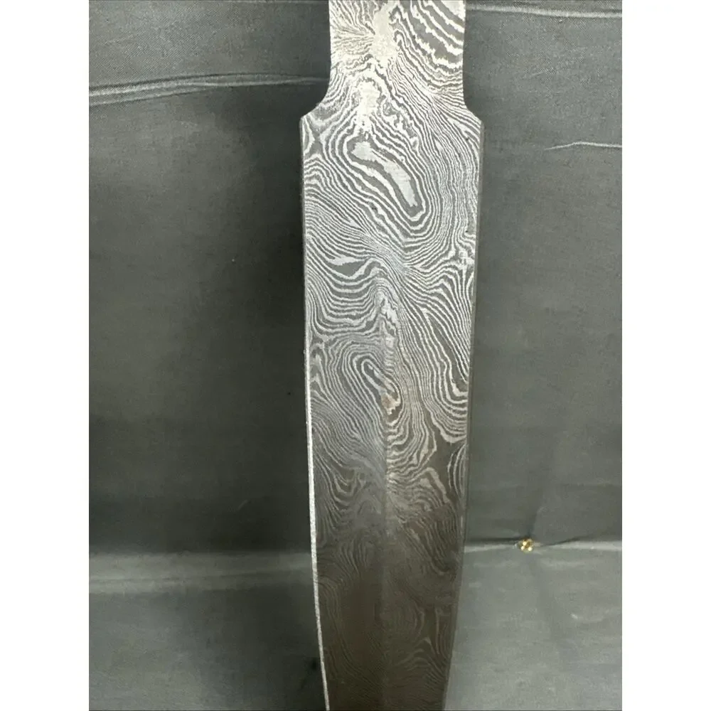 BEAUTIFUL CUSTOM DAMASCUS COLLECTIBLE DAGGER KNIFE MILITARY WORK + LEATHER SHEAT